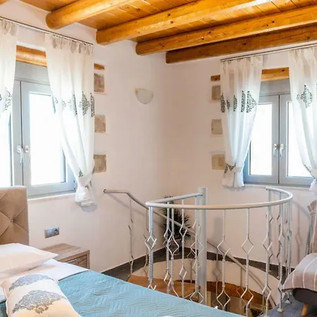 Marilena Natural Stone House, By Hellocrete Pigi (Crete)