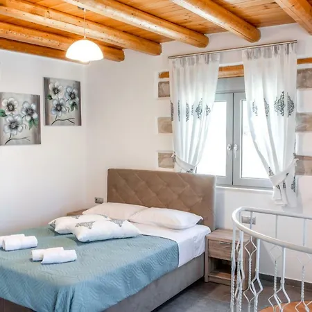 Marilena Natural Stone House, By Hellocrete