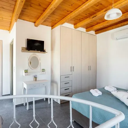 Marilena Natural Stone House, By Hellocrete * Pigí