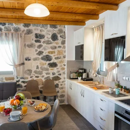 Marilena Natural Stone House, By Hellocrete * Pigí